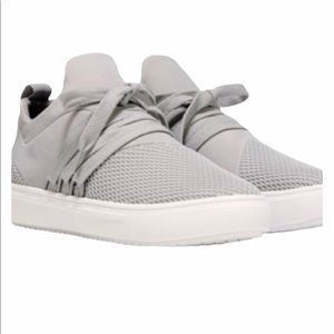 Steve Madden Lancer Sneaker in Grey